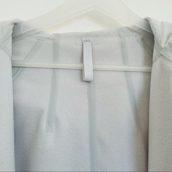 Lululemon Rain Jacket - Picture 12 of 15